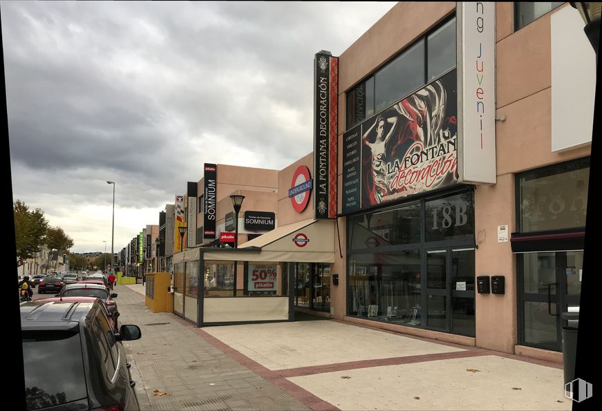 Local en alquiler en Zona Europolis, Las Rozas de Madrid, Madrid, 28230 con coche, nube, cielo, edificio, planta, ventana, iluminación del automóvil, vehículo, barrio y neumático alrededor