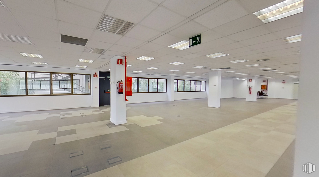 Oficina en alquiler en Calle Gobelas, 35-37, Moncloa - Aravaca, Madrid, 28023 con accesorio, suelo, suelos, hall, línea, aparcamiento, edificio, techo, ciudad y evento alrededor