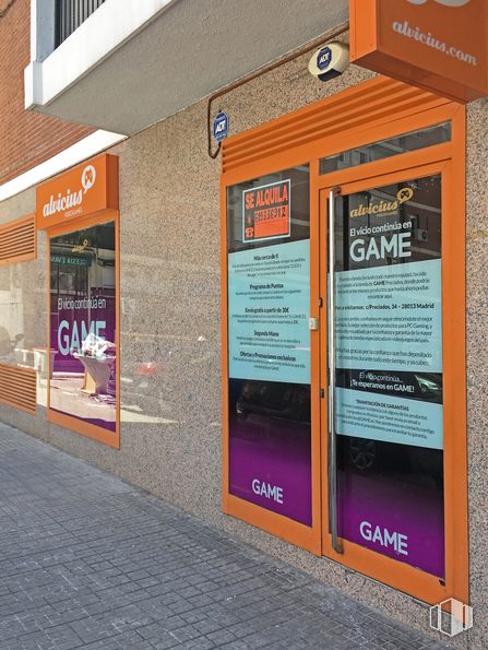 Local en alquiler en Calle Ginzo de limia, 42, Fuencarral - El Pardo, Madrid, 28029 con póster, accesorio, fuente, fachada, gas, tintes y matices, material compuesto, publicidad, señalización y ventana alrededor