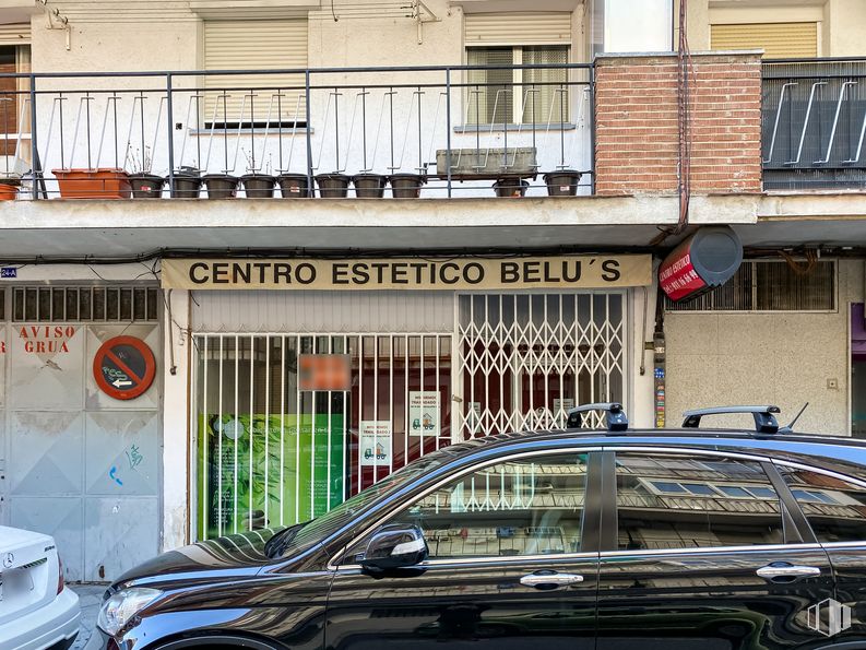 Local en alquiler y venta en Calle Seminario, Leganés, Madrid, 28911 con coche, ventana, vehículo terrestre, vehículo, edificio, vehículo motorizado, neumático, rueda, iluminación automotriz y diseño automotriz alrededor