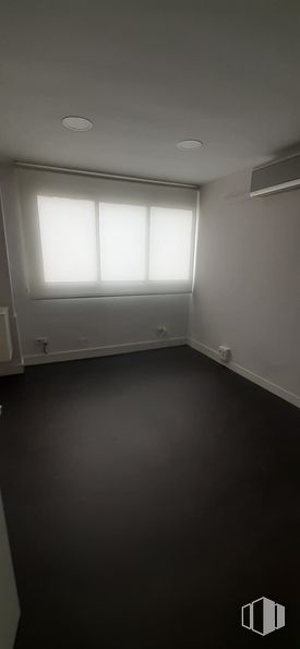 Oficina en alquiler en Calle Simón Hernández, Móstoles, Madrid, 28931 con ventana, edificio, accesorio, madera, suelo, sombra, suelos, techo, casa y persiana de la ventana alrededor