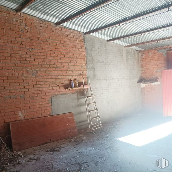 Suelo en venta en Zona céntrica, Villanueva de Alcardete, Toledo, 45810 con escalera, pared, albañilería, ladrillo, techo, material compuesto, material de construcción, iluminación natural, tinte para madera y haz alrededor