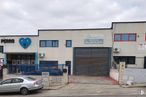 Industrial for sale at Calle Joaquin Sorolla, Rivas-Vaciamadrid, Madrid, 28529 with car, automotive parking light, automotive tail & brake light, logo, family car, advertising, mid-size car, hot hatch, parking and luxury vehicle around