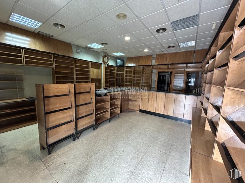 Local en alquiler en Zona Leganés Norte, Leganés, Madrid, 28919 con madera, interiorismo, suelo, suelos, hall, madera dura, techo, tinte para madera, contrachapado y evento alrededor