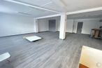 Retail for rent at Avenida Emperatriz Isabel, Carabanchel, Madrid, 28019 with light fixture, building, wood, fixture, hall, flooring, shade, floor, laminate flooring and hardwood around