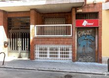 Retail for rent at Barrio Prosperidad, Chamartín, Madrid, 28002 with building, door, wood, window, architecture, brick, brickwork, house, facade and gas around