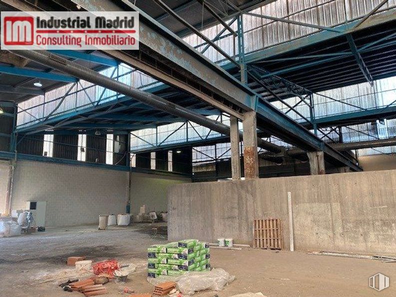 Industrial for rent at Calle Rivas, Vicálvaro, Madrid, 28052 with container, property, shade, beam, wood, composite material, building material, concrete, house and metal around