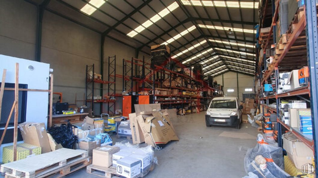 Industrial for sale at Zona industrial, Borox, Toledo, 45222 with packaged goods, luggage & bags, wood, floor, vehicle registration plate, tire, flooring, wheel, engineering and warehouse around