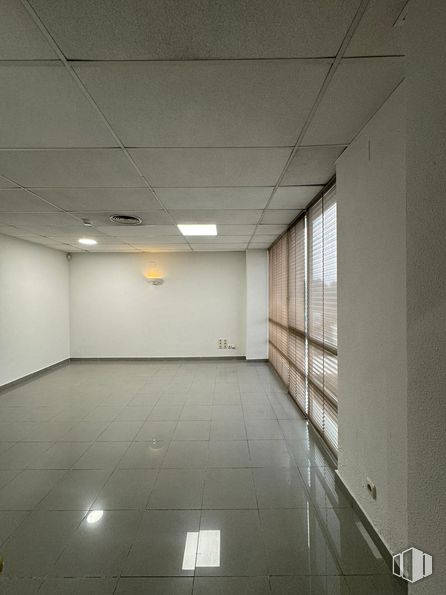 Nave en venta en Calle Gunter, 1, Getafe, Madrid, 28906 con accesorio, hall, edificio, suelo, suelos, madera, techo, material compuesto, tintes y matices y hormigón alrededor