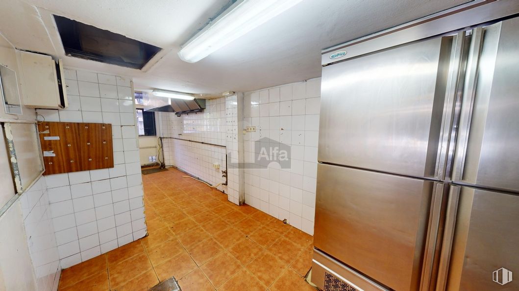 Local en venta en Barrio Prosperidad, Chamartín, Madrid, 28002 con refrigerador, lámpara, alumbrado, accesorio, suelo, puerta, suelos, techo, material compuesto y vidrio alrededor