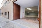 Industrial for rent at Calle Castrobarto, Barajas, Madrid, 28042 with window, door, wall, composite material, concrete, garage door, building material, daylighting, garage and design around