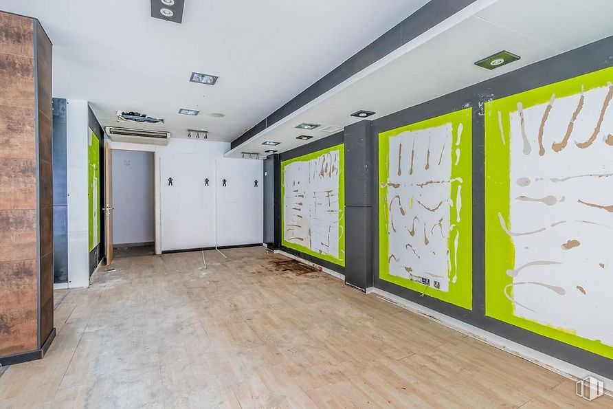 Local en alquiler y venta en Calle Moraleja, Alcorcón, Madrid, 28921 con edificio, ventana, accesorio, suelos, suelo, madera, hall, vidrio, techo y madera dura alrededor