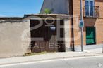 Land for sale at Zona Centro, Torrejón del Rey, Guadalajara, 19174 with door, window, plant, wood, building, sky, neighbourhood, residential area, asphalt and brick around