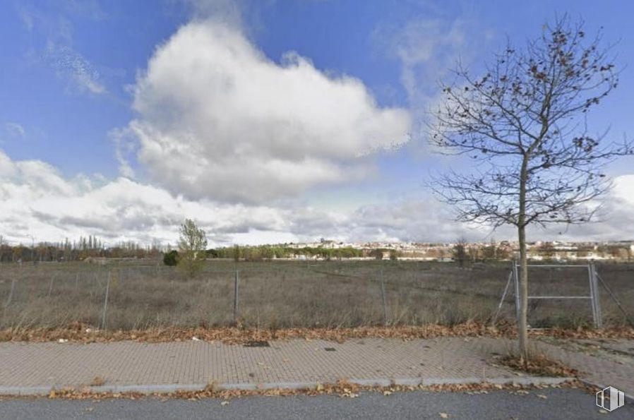 Land for sale at Calle Hoyo de Pinares, Ávila, 05002 with cloud, sky, plant, natural environment, natural landscape, tree, grass, cumulus, plain and landscape around