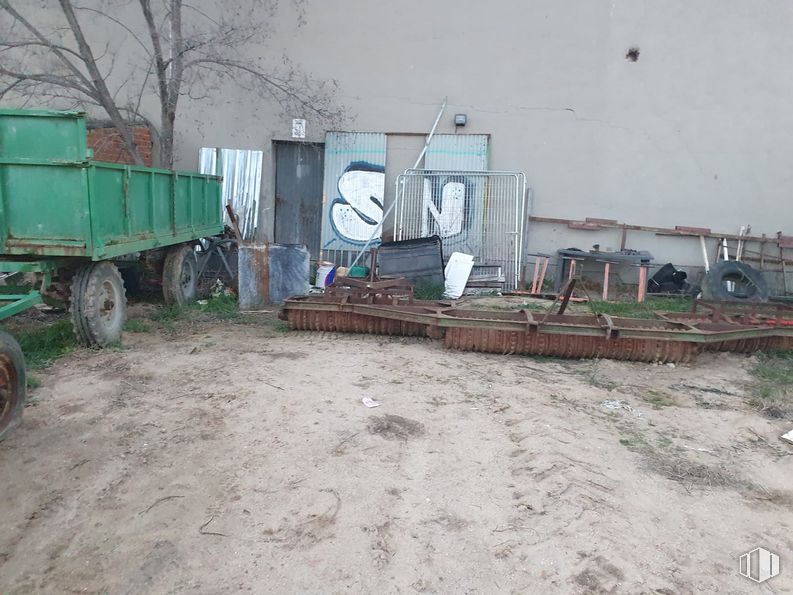 Industrial for sale at Polígono de La Ermita, El Viso de San Juan, Toledo, 45215 with wheel, tire, tread, cart, semi-trailer truck and backyard around