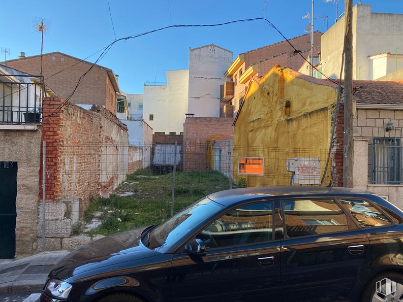 Suelo en venta en Calle Mosquilona, 11, Colmenar Viejo, Madrid, 28770 con rueda, coche, ventana, luz de estacionamiento automotriz, neumático, vehículo terrestre, vehículo, cielo, edificio y azul alrededor