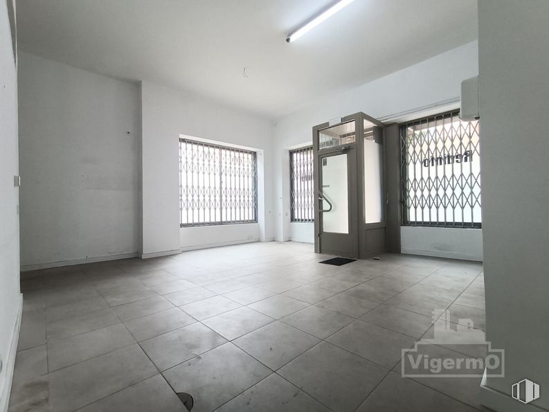 Local en venta en Zona Centro, Torrejón de Ardoz, Madrid, 28850 con ventana, lámpara, alumbrado, accesorio, edificio, interiorismo, suelos, suelo, hall y techo alrededor