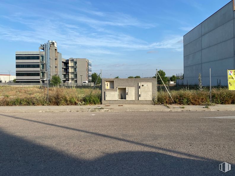 Suelo en venta en Calle Tungsteno, Arganda del Rey, Madrid, 28500 con edificio, nube, cielo, planta, lote de tierra, diseño urbano, superficie de carretera, asfalto, área residencial y fachada alrededor