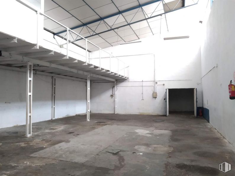 Nave en venta en Callejón Silicio, 9, Torrejón de Ardoz, Madrid, 28850 con accesorio, hall, suelos, suelo, ventana, material compuesto, edificio, techo, hormigón y habitación alrededor