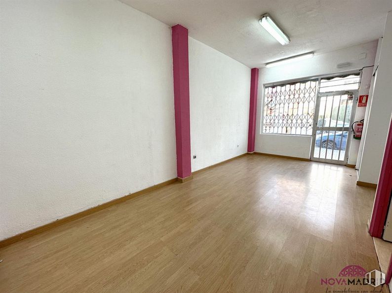 Local en alquiler y venta en Calle Callao, 34, Fuenlabrada, Madrid, 28945 con alumbrado, accesorio, madera, suelos, hall, suelo, madera dura, techo, suelo laminado y edificio alrededor