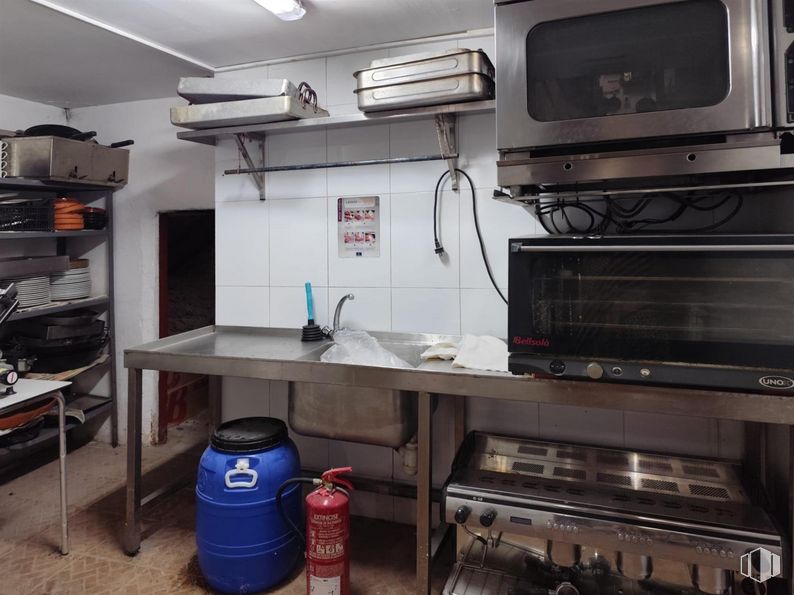 Local en venta en Calle Grande, 27, Seseña, Toledo, 45223 con horno microondas, aparato de cocina, electrodoméstico, horno, mueble, edificio, ebanistería, cocina, mesa y televisor alrededor