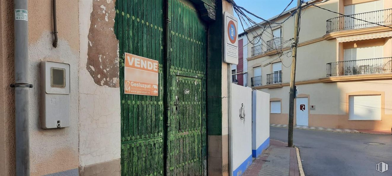 Suelo en venta en Centro Urbano, Quintanar de la Orden, Toledo, 45800 con propiedad, ventana, edificio, madera, superficie de la carretera, barrio, accesorio, inmobiliario, fachada y gas alrededor