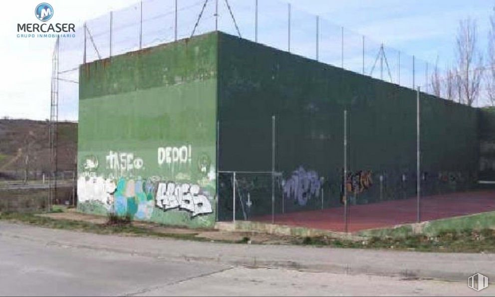 Land for sale at Avenida Mediterráneo, El Casar, Guadalajara, 19170 with building, sky, architecture, asphalt, graffiti, art, facade, city, road and cloud around