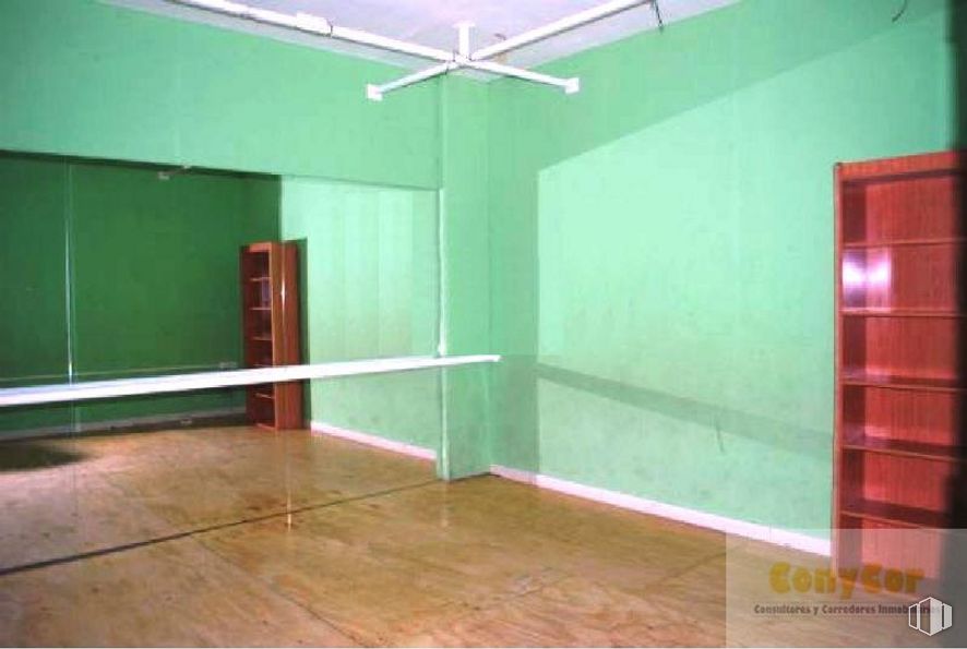 Local en venta en Calle Monte Albillo, Algete, Madrid, 28110 con ventilador de techo, mueble, electrodoméstico, estantería, verde, edificio, madera, suelo, pasillo y piso alrededor