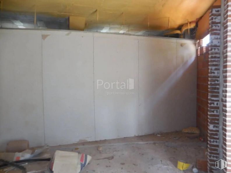 Retail for sale at Calle General Emilio Villaescusa, Tarancón, Cuenca, 16400 with wood, flooring, composite material, gas, hardwood, ceiling, concrete, building material, plaster and plywood around