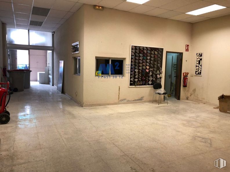 Local en venta en Zona Vallecas, Puente de Vallecas, Madrid, 28018 con neumático, pasillo, interiorismo, rueda, piso, suelo, bienes raíces, arte, techo y madera alrededor