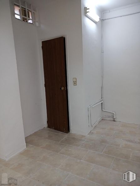 Local en venta en Zona Hortaleza, Hortaleza, Madrid, 28043 con puerta, ventana, edificio, accesorio, madera, suelo, suelos, madera dura, casa y techo alrededor