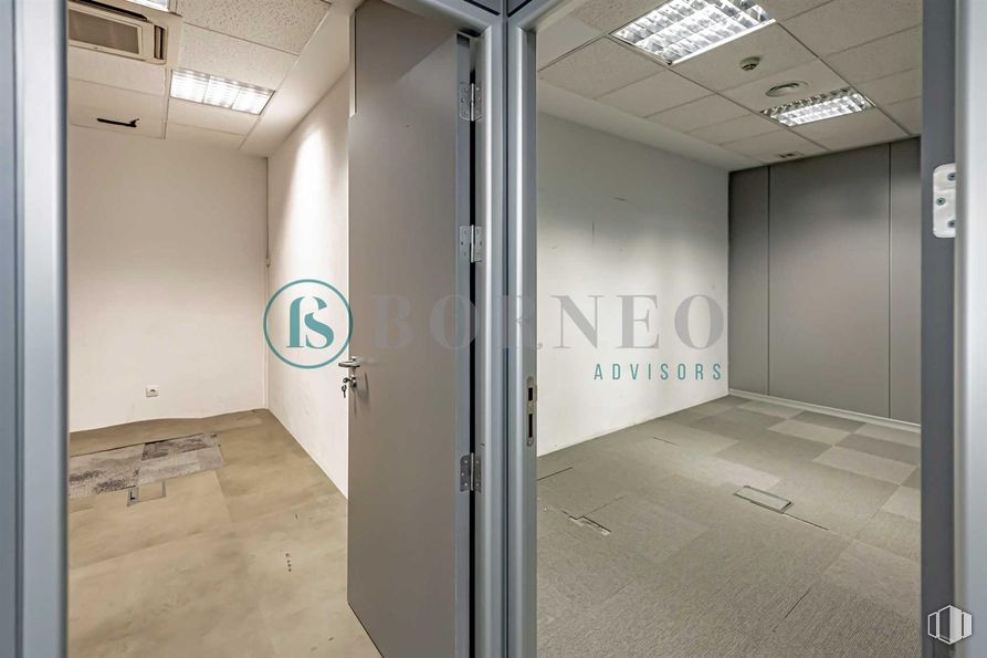 Oficina en alquiler en Edificio Fiteni II, Calle Emilio Vargas, 1, Ciudad Lineal, Madrid, 28043 con edificio, accesorio, puerta, suelos, suelo, pared, techo, vidrio, aluminio y material compuesto alrededor