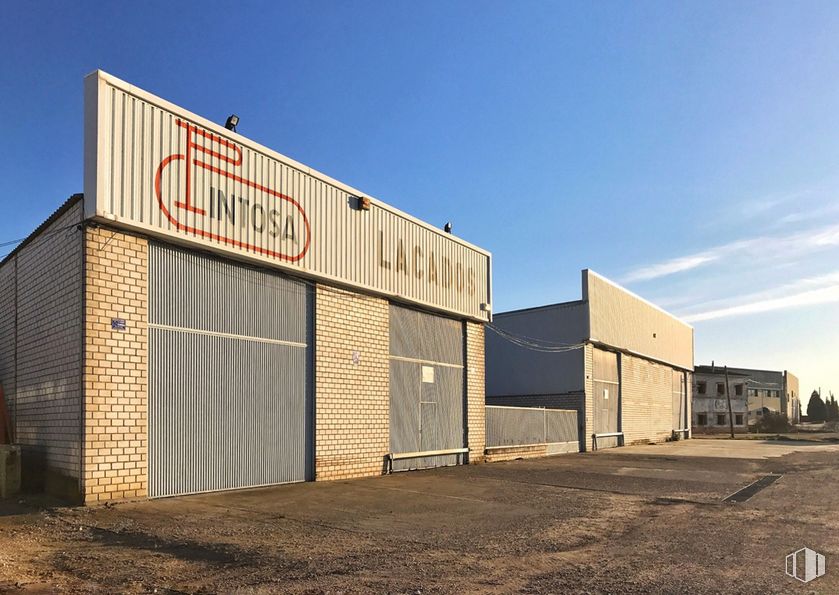 Industrial for rent at Carretera Madrid-Toledo, Km 50-200, Cabañas de la Sagra, Toledo, 45592 with house, building, sky, cloud, wood, landscape, facade, asphalt, rural area and door around