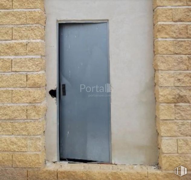 Local en venta en Avenida Castilla La Mancha, Noez, Toledo, 45162 con puerta, accesorio, madera, puerta de casa, rectángulo, material compuesto, material de construcción, fachada, albañilería y gas alrededor