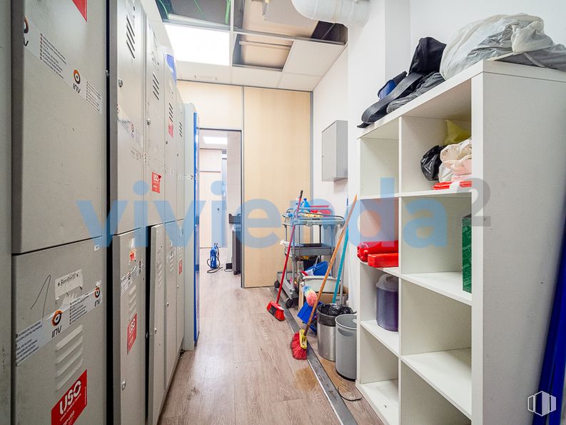 Industrial for rent at Zona Valdefuentes, Hortaleza, Madrid, 28033 with building, shelf, floor, shelving, flooring, gas, machine, engineering, publication and room around