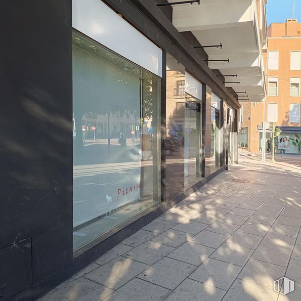 Retail for rent at Zona céntrica, Móstoles, Madrid, 28931 with window, road surface, building, shade, wall, urban design, sidewalk, facade, metropolitan area and city around