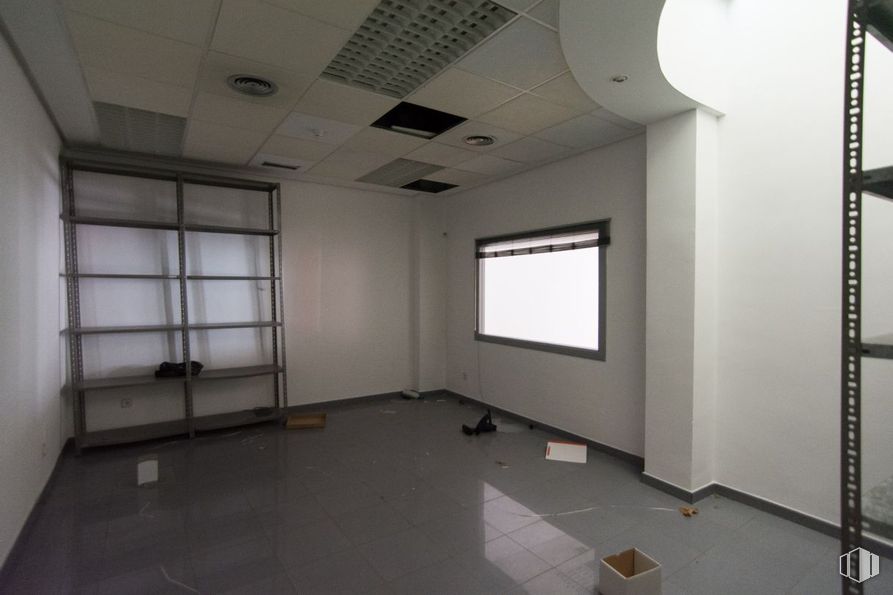 Retail for rent at Centro urbano, Torrijos, Toledo, 45500 with window, fixture, building, interior design, wood, flooring, floor, hall, shade and ceiling around