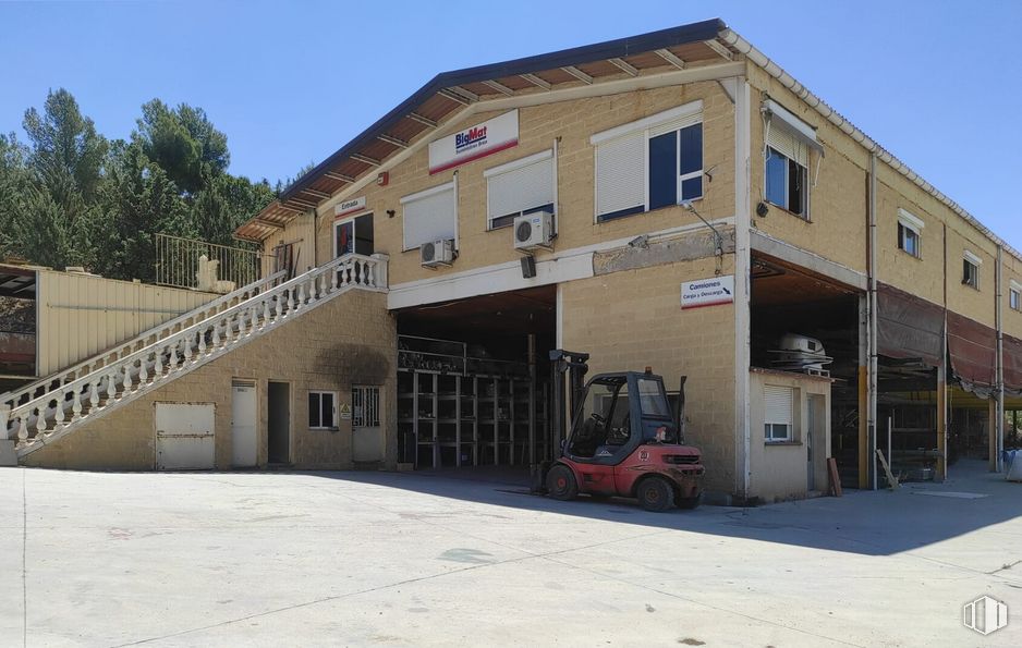 Nave en alquiler en Calle Agua, Valdilecha, Madrid, 28511 con edificio, coche, ventana, cielo, árbol, diseño urbano, rueda, fachada, bienes raíces y ciudad alrededor