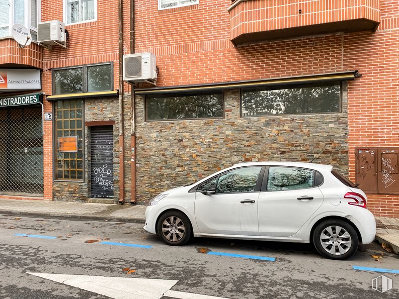 Local en venta en Calle Río Guadarrama, 10, Collado Villalba, Madrid, 28400 con rueda, coche, ventana, neumático, vehículo, vehículo de motor, neumático automotriz, iluminación automotriz, diseño automotriz y tapacubos alrededor