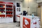 Local en venta en Calle Gasómetro, Arganzuela, Madrid, 28005 con productos envasados, ebanistería, producto, edificio, interiorismo, suelos, diseño automovilístico, estante, pared y suelo alrededor