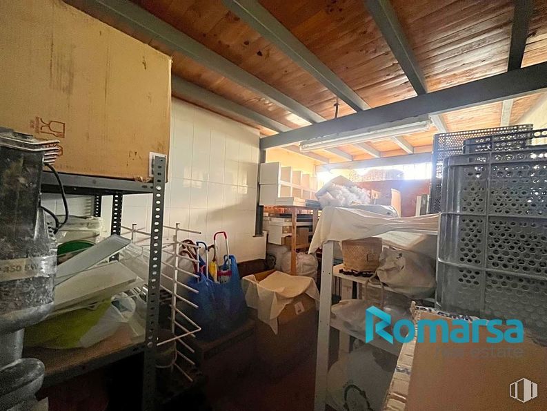 Industrial for sale & for rent at Carretera Piedrahita, Muñogalindo, Ávila, 05530 with wood, flooring, beam, building, ceiling, shelving, machine, house, engineering and hardwood around