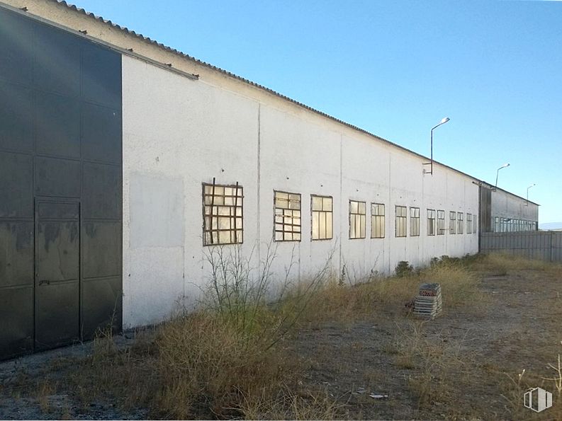 Industrial for rent at Calle Carpinteros, 4, Camarena, Toledo, 45180 with window, building, sky, land lot, fixture, plant, street light, composite material, grass and facade around