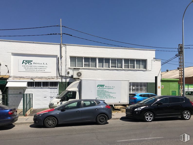 Nave en alquiler y venta en Calle Solana, 27D, Torrejón de Ardoz, Madrid, 28850 con coche, neumático, rueda, luz de estacionamiento automotriz, vehículo terrestre, cielo, vehículo, luz de la calle, neumático automotriz y edificio alrededor