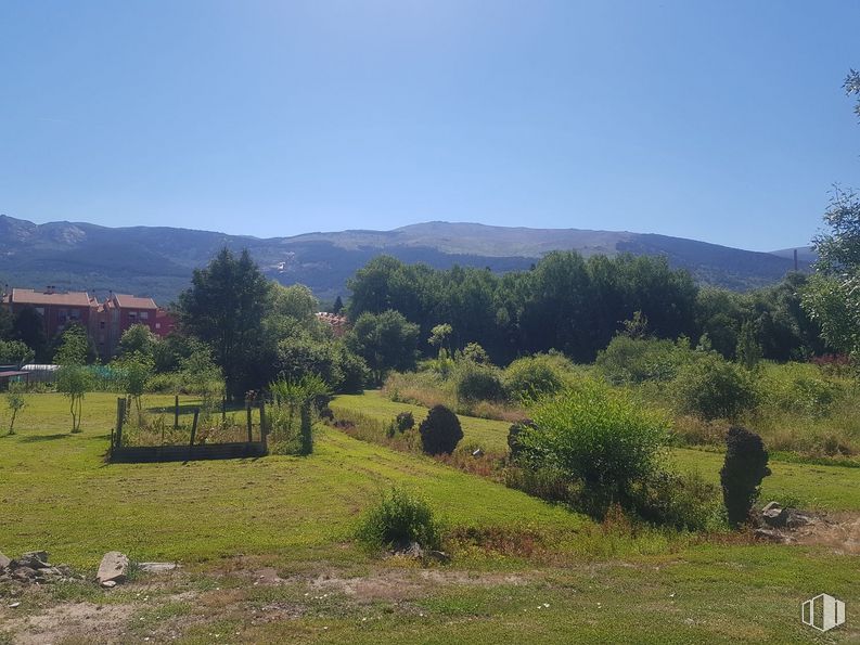 Suelo en venta en La Granja, San Ildefonso, Segovia, 40100 con edificio, cielo, planta, montaña, comunidad de plantas, paisaje natural, árbol, tierras altas, accidentes geográficos montañosos y llanura alrededor