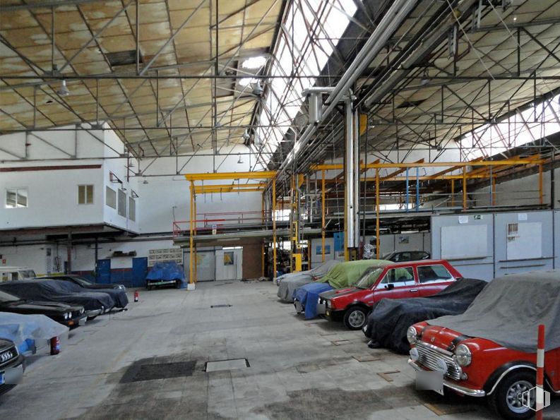 Nave en venta en Polígono Industrial Coslada, Coslada, Madrid, 28820 con rueda, coche, edificio, luz de estacionamiento automotriz, neumático, vehículo, campana, vehículo motorizado, diseño automotriz y aparcamiento alrededor