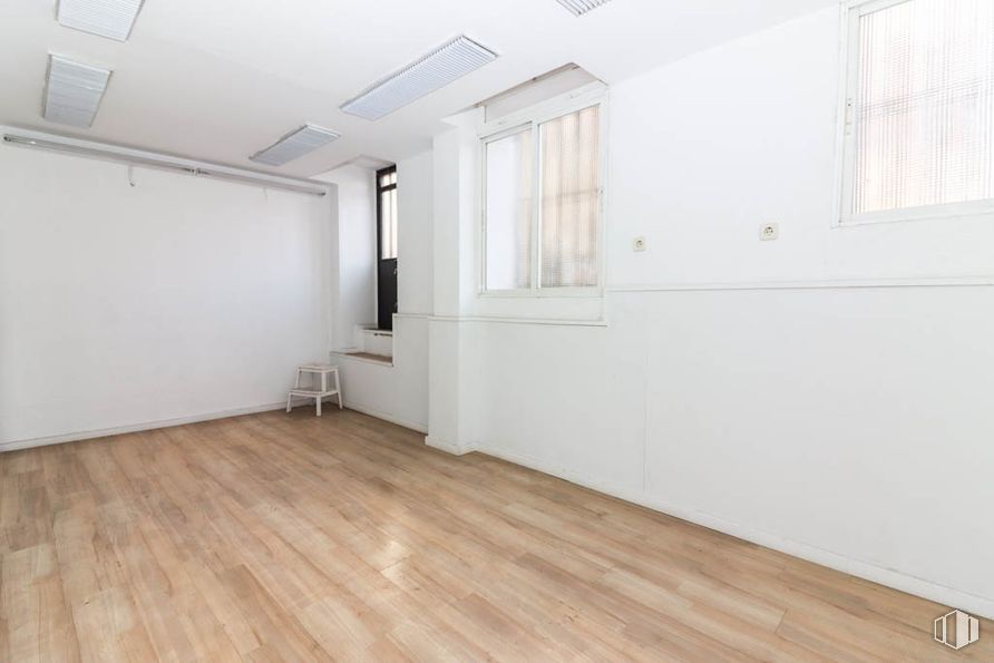 Local en venta en Calle Juan Álvarez Mendizábal, Moncloa - Aravaca, Madrid, 28008 con ventana, lámpara, accesorio, madera, edificio, suelos, hall, suelo, tinte para madera y suelo laminado alrededor