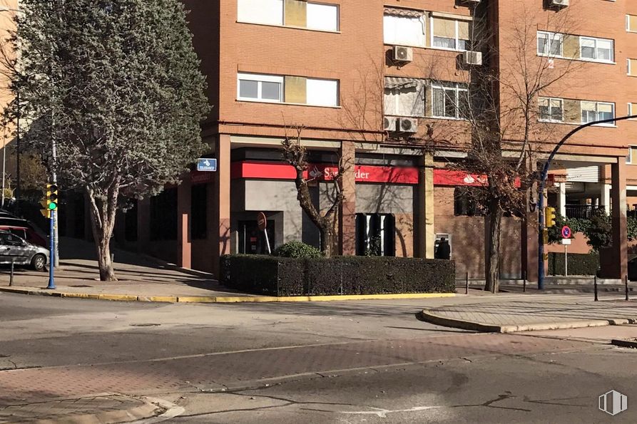 Local en alquiler en Calle Callao, 42, Fuenlabrada, Madrid, 28945 con edificio, ventana, planta, superficie de la carretera, árbol, diseño urbano, asfalto, zona residencial, pared y acera alrededor