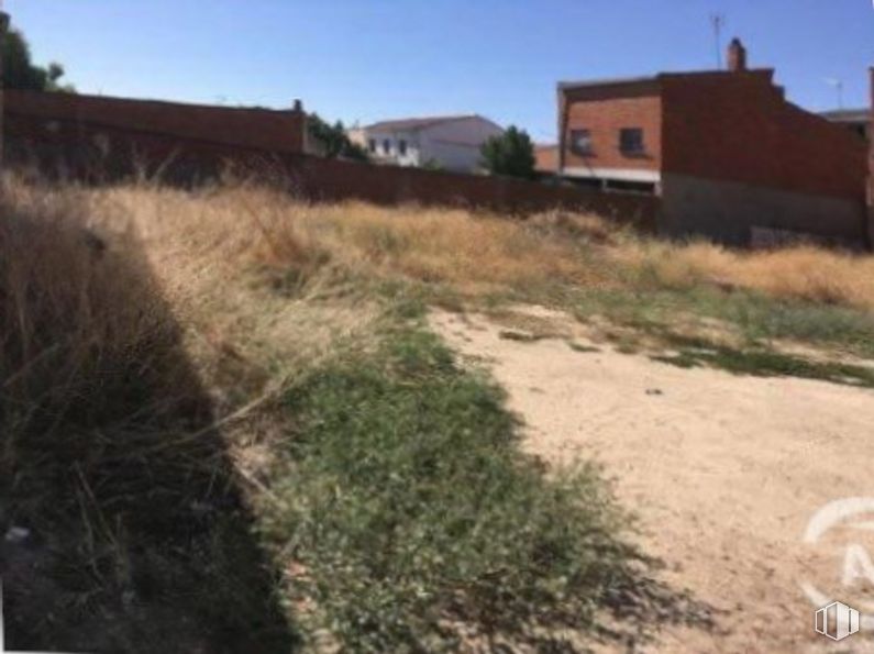 Land for sale at Zona casco urbano, Chozas de Canales, Toledo, 45960 with house, sky, plant, ecoregion, window, land lot, building, grass, biome and landscape around