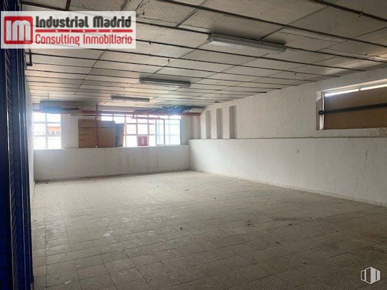 Nave en venta en Zona industrial, Coslada, Madrid, 28820 con edificio, suelos, accesorio, hall, techo, aparcamiento, hormigón, material compuesto, vidrio y ciudad alrededor