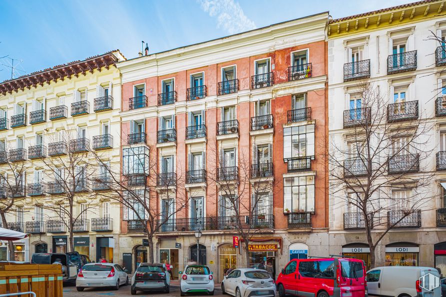 Local en alquiler en Calle Claudio Coello, 56, Salamanca, Madrid, 28001 con coche, camioneta, edificio, neumático, rueda, ventana, vehículo, cielo, vehículo de motor y barrio alrededor